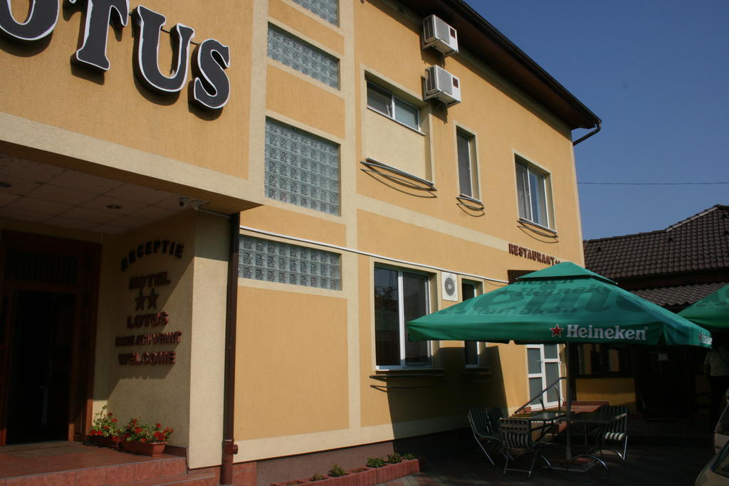 Hotel Lotus Arad Exterior photo